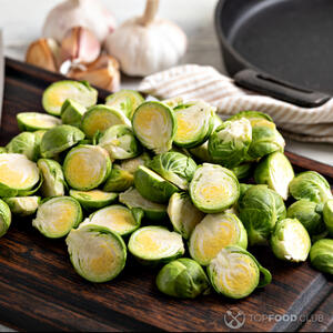 нарезать брюссельскую капусту