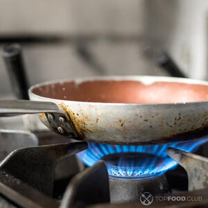 Ставим сковороду