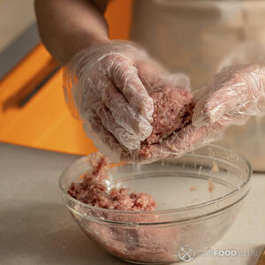 формирует котлеты