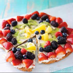 готовая сладкая пицца