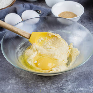 размешать ложкой