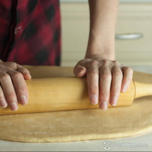 Раскатка теста для синабонов