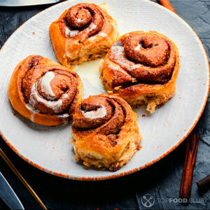 Готовые синнабоны с корицей