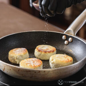 жарить сырники