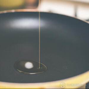 добавьте масла