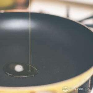 разогреть сковороду