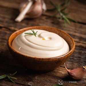 Добавляем майонез