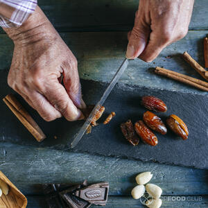 Режем сухофрукты