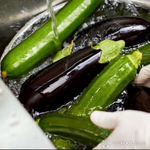 мыть цуккини