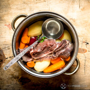 Говяжий бульон с овощами