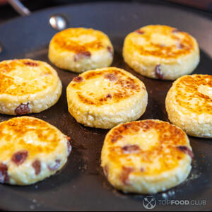 перевернуть сырники