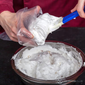 Меренга в кондитерском мешке