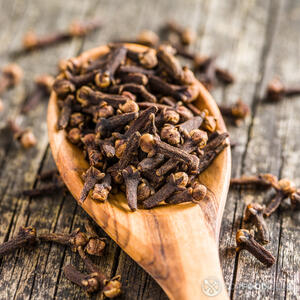 Добавляем гвоздику