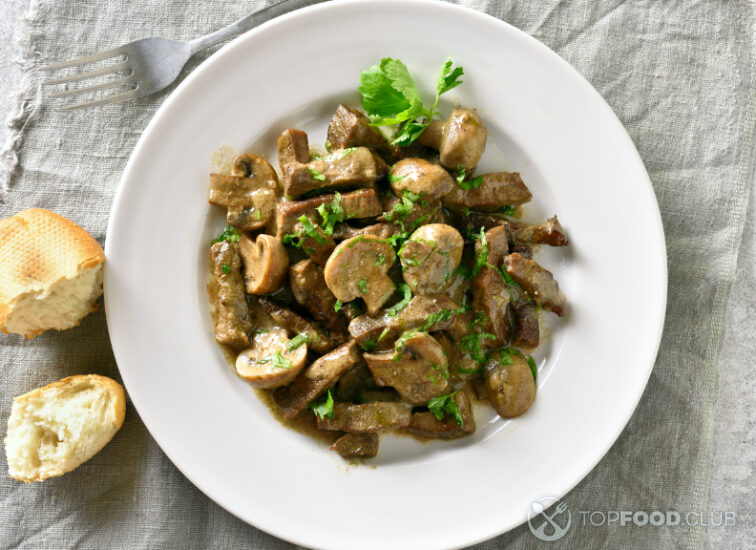 2023-08-11-pqajmi-beef-stroganoff-with-mushrooms-2021-10-07-15-48-43-utc