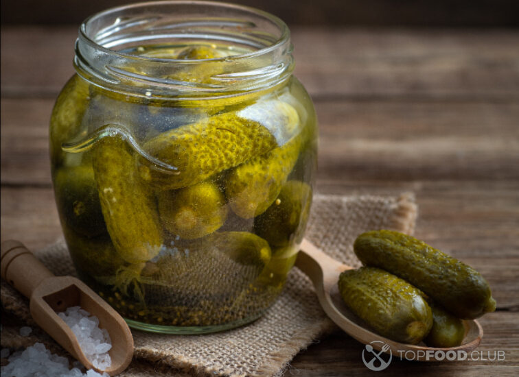 2023-08-18-7hfn68-pickled-cucumbers-in-a-glass-jar-2022-06-06-23-33-52-utc