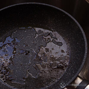 Добавляем масло