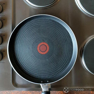 Ставим сковороду