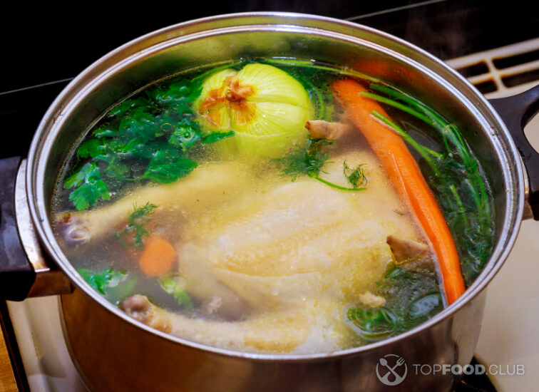 2023-08-25-e5zskf-chicken-broth-with-carrots-whole-chicken-onion-2022-11-09-05-56-51-utc