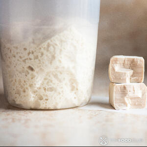 Набухли дрожжи