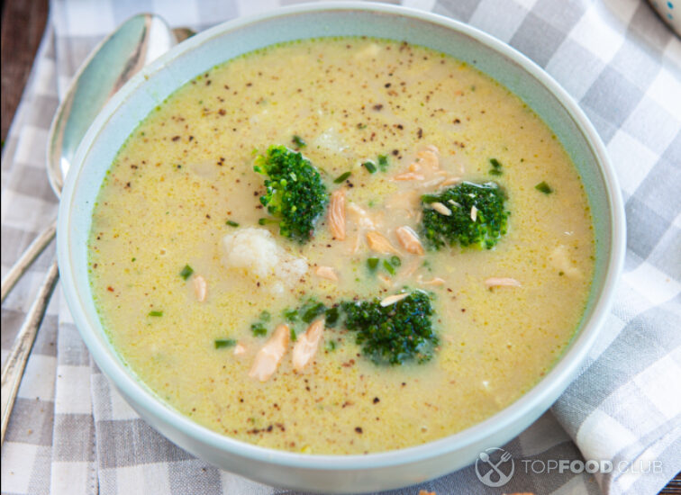 2023-09-14-6v0bny-broccoli-cauliflower-soup-2021-08-29-10-59-36-utc