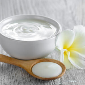 Добавить йогурт