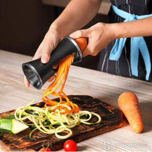 Делать спагетти из моркови