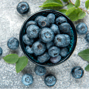 Мыть голубику