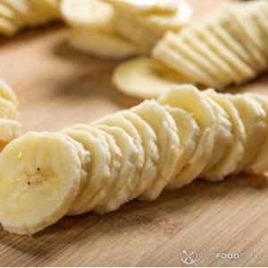 Резать банан