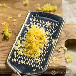 Добавить цедру