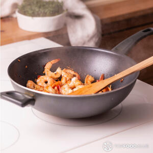 Жарить креветки