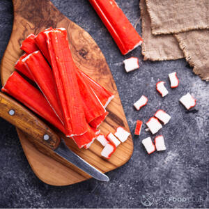 Резать крабовые палочки