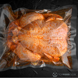 Оставьте курицу мариноваться минимум на час при комнатной температуре