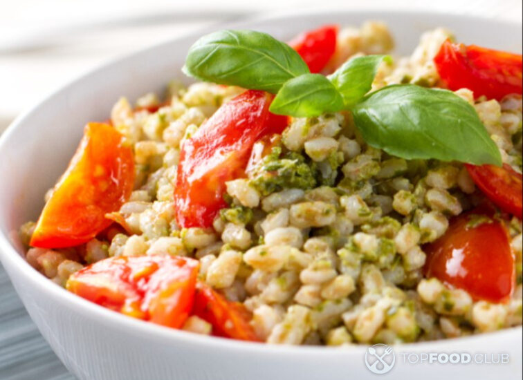 2023-11-20-0pednx-2023-06-23-84zo7n-barley-salad-with-pesto-sauce-and-tomatoes-2022-03-10-03-50-20-utc-1687533723