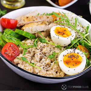 Готовая курица с овсянкой