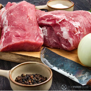 Нарежьте свинину