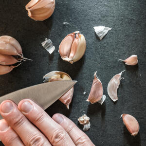 Раздавить чеснок