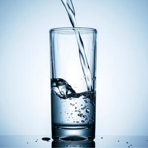 Добавить минеральную воду