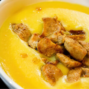 Разложите на порционные тарелки