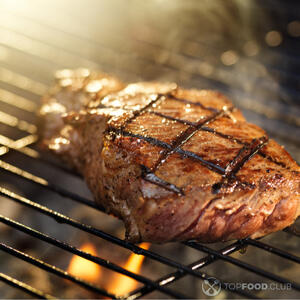 Жарить мясо