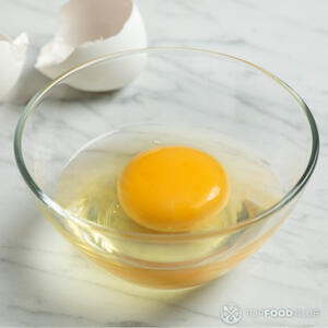 Добавить яйцо