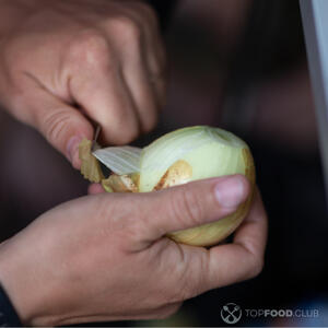 Очистить лук