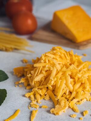 Натереть сыр