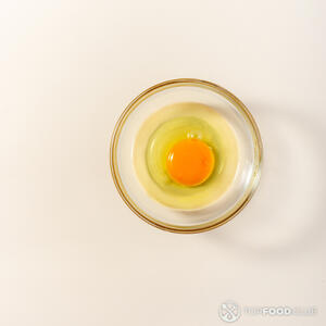 Добавить яйцо