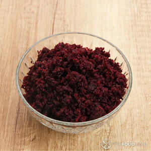 Натереть свеклу