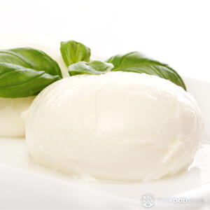 Моцарелла целая