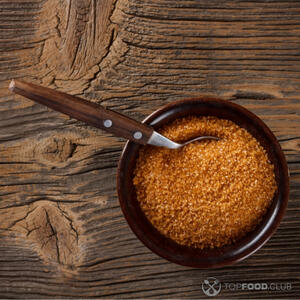 Добавить коричневый сахар