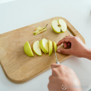 Порезать яблоки