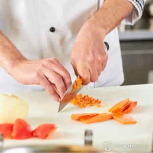 Нарезать морковь