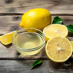 Выдавить лимон