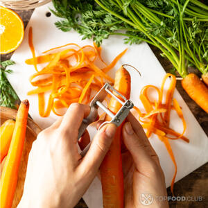 Очистить морковь